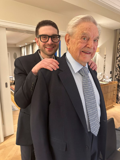 释新闻｜遭特朗普调查，索罗斯的“开放社会基金会”是什么来头？