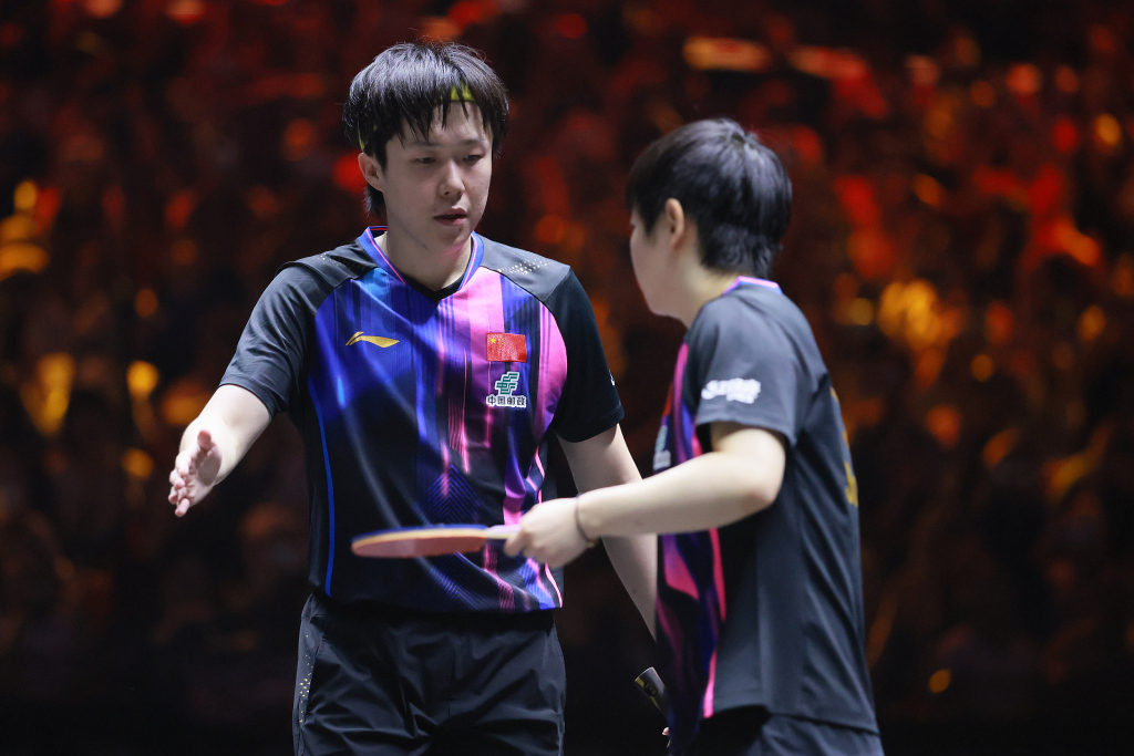 直落三局赢下“国乒内战”，王楚钦/孙颖莎战胜陈垣宇/蒯曼